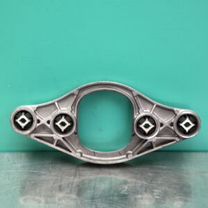 DIFFERENTIAL CENTRE G87 # Adapter (xmember bracket) # (205) *33-10*